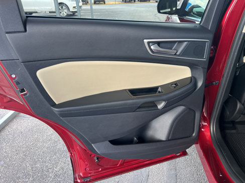 Used 2019 Ford Edge SEL w/ Equipment Group 201A image 26