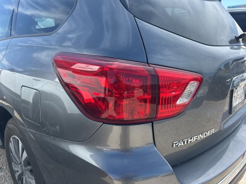 Used 2020 Nissan Pathfinder SV image 30