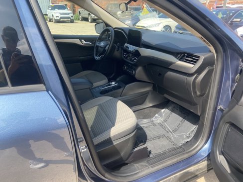Used 2020 Ford Escape SE image 11