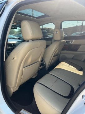 Used 2015 Jaguar XF Portfolio image 26