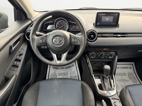 Used 2017 Toyota Yaris iA image 12