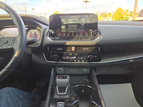 Used 2021 Nissan Rogue Platinum image 24