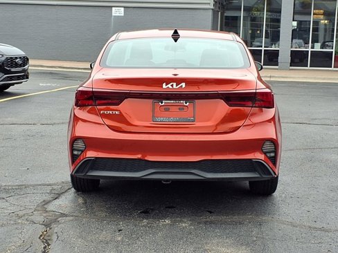 Used 2022 Kia Forte LXS w/ LXS Technology Package image 18