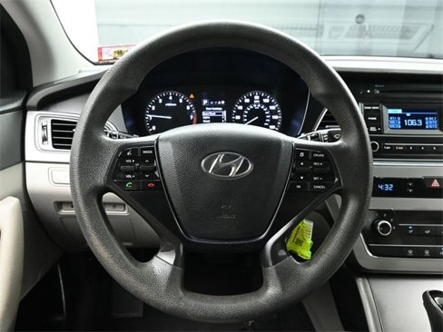 Used 2015 Hyundai Sonata SE image 24