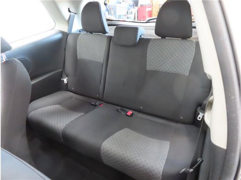 Used 2015 Toyota Yaris L image 13