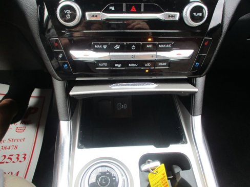 Used 2023 Ford Explorer Limited image 10