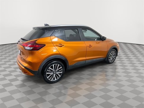 Used 2021 Nissan Kicks SV image 8