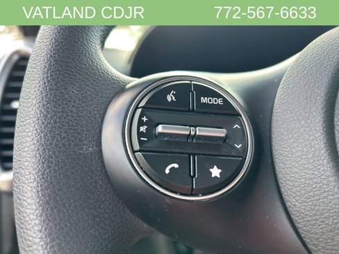 Used 2023 Kia Soul LX w/ LX Technology Package image 18