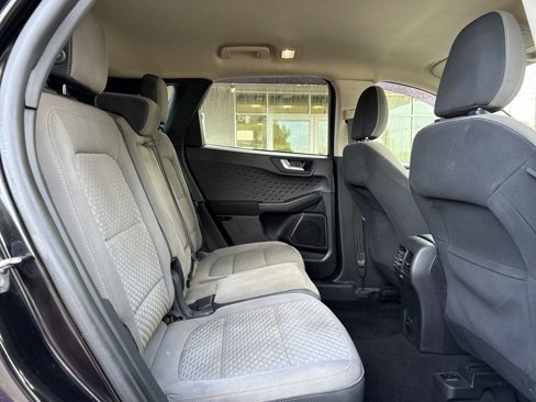 Used 2020 Ford Escape SE image 16