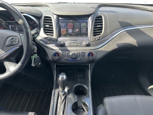 Used 2016 Chevrolet Impala LT w/ Convenience Package image 16