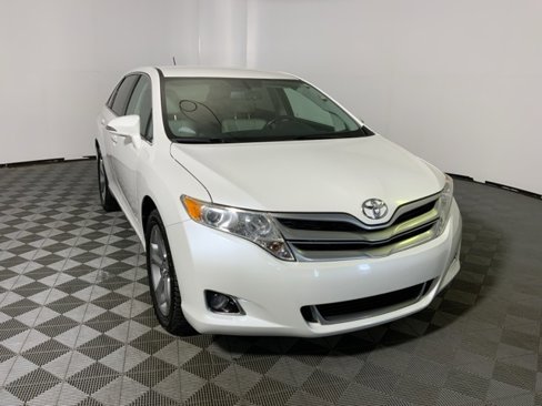 Used 2015 Toyota Venza XLE image 4
