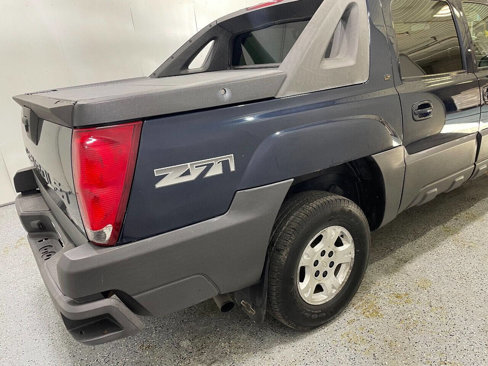 Used 2005 Chevrolet Avalanche Z71 w/ Sun And Sound Package image 9