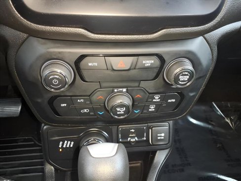 Used 2019 Jeep Renegade Sport w/ UConnect 7.0 Group image 18