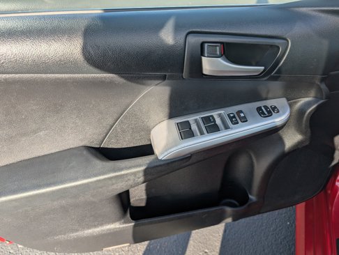 Used 2012 Toyota Camry SE image 10
