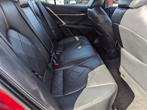 Used 2019 Toyota Camry XLE image 17