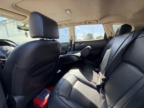 Used 2011 Nissan Rogue SV w/ SL Pkg image 9