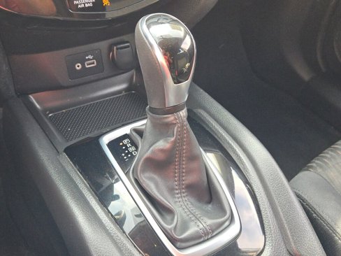 Used 2018 Nissan Rogue S image 26