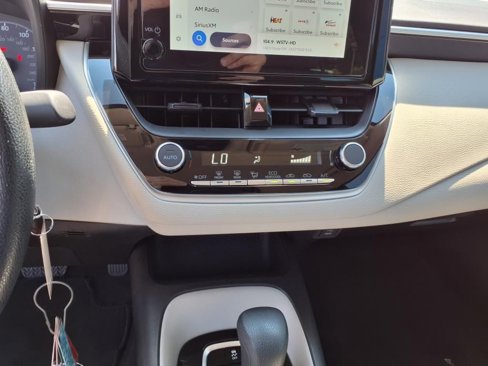 Used 2025 Toyota Corolla LE image 26