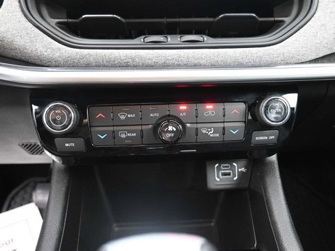 Used 2023 Jeep Compass Latitude w/ Convenience Group image 8