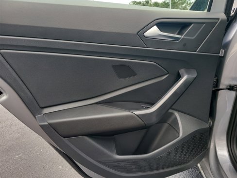 Certified 2025 Volkswagen Jetta Sport image 10