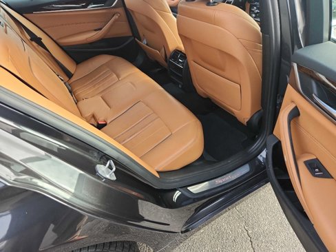 Used 2018 BMW 530i xDrive w/ Premium Package image 25