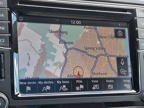 Used 2016 Volkswagen Tiguan SEL image 23