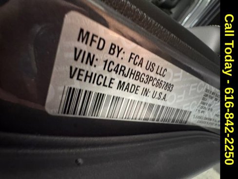 Used 2023 Jeep Grand Cherokee Limited image 25