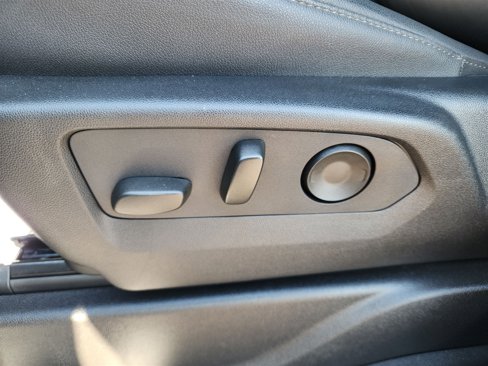Used 2024 Chevrolet Suburban Z71 image 17