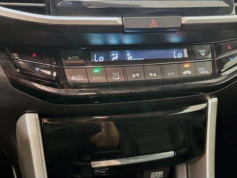 Used 2017 Honda Accord EX-L image 24