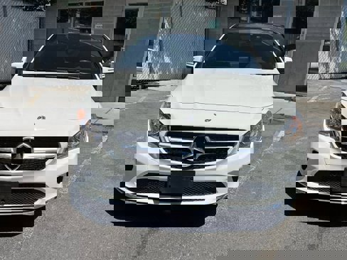 Used 2018 Mercedes-Benz CLA 250 4MATIC image 2