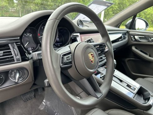 New 2025 Porsche Macan image 18