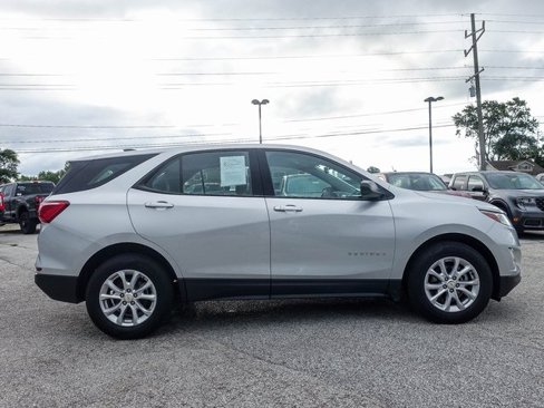 Used 2018 Chevrolet Equinox LS image 9