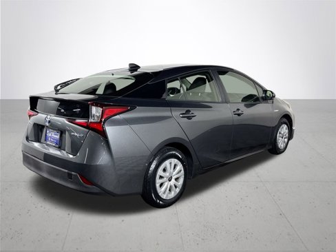 Used 2021 Toyota Prius LE image 6