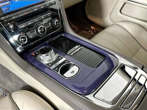 Used 2012 Jaguar XJ L image 14