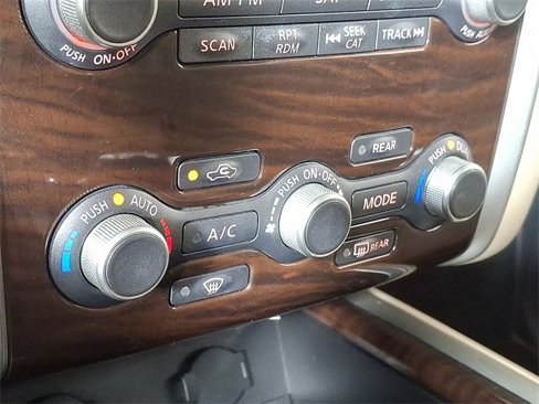 Used 2016 Nissan Pathfinder SL w/ SL Tech Package image 18