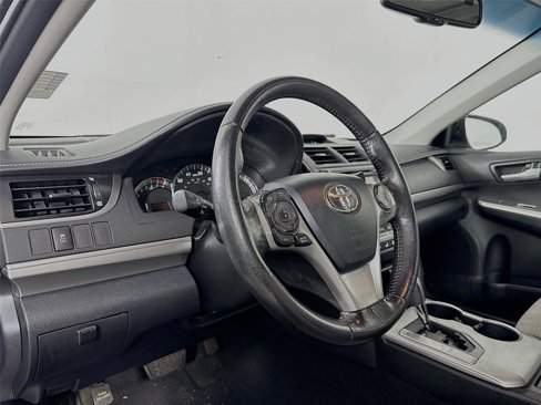 Used 2012 Toyota Camry SE image 11