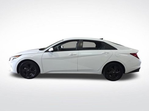 Certified 2021 Hyundai Elantra SEL w/ Convenience Package image 11