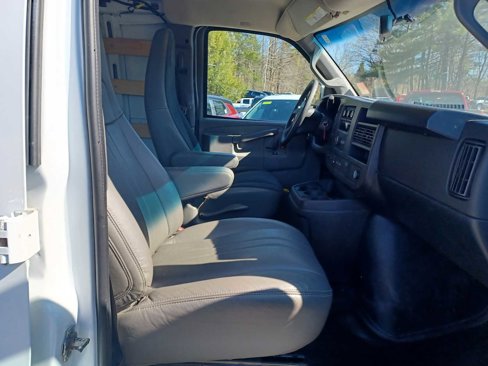 Used 2022 GMC Savana 2500 w/ Driver Convenience Package image 11