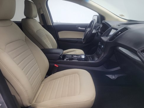 Used 2020 Ford Edge SE image 21