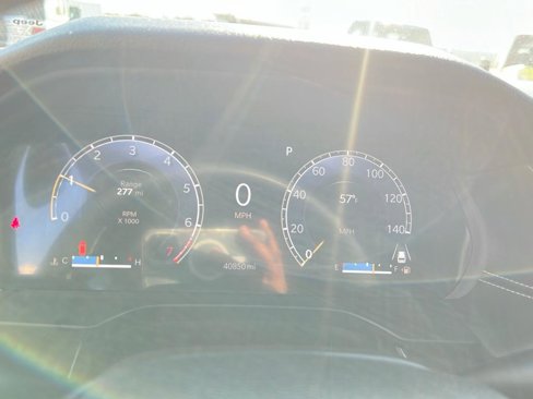 Used 2023 Jeep Grand Cherokee L Laredo image 10