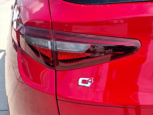 Used 2022 Alfa Romeo Stelvio Veloce image 13