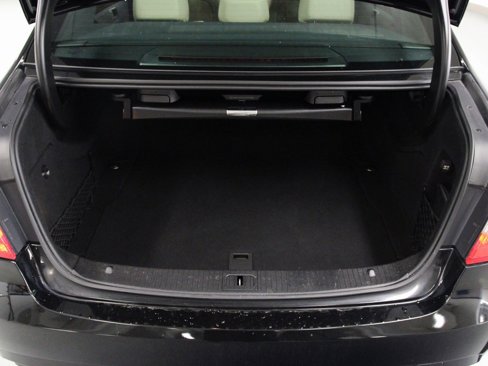 Used 2013 Mercedes-Benz E 350 4MATIC Sedan image 25