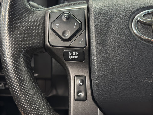 Used 2016 Toyota Tacoma TRD Sport image 18