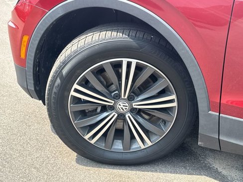 Used 2018 Volkswagen Tiguan SEL w/ 3rd Row Seat Package image 34