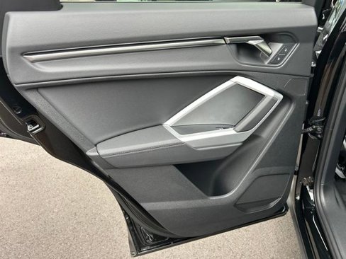 New 2025 Audi Q3 2.0T Premium image 11