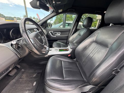 Used 2019 Land Rover Discovery Sport HSE image 9
