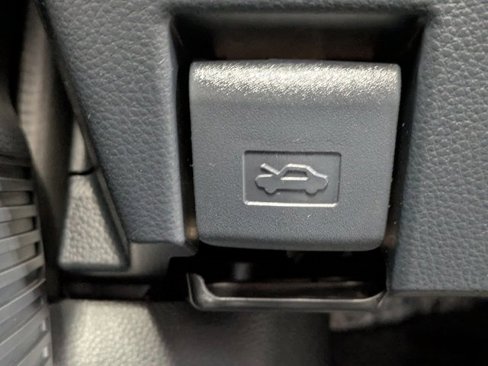 New 2025 Toyota Prius Plug-In Hybrid image 27