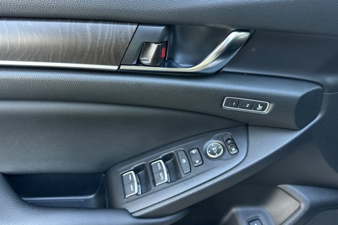 Used 2019 Honda Accord EX-L image 10