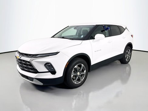 Used 2023 Chevrolet Blazer LT image 3