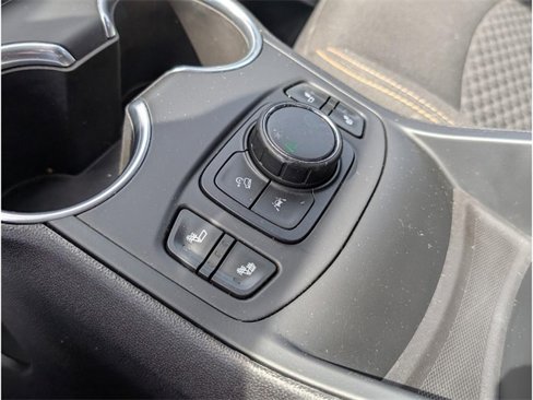 Used 2020 GMC Terrain SLE w/ Driver Convenience Package image 24